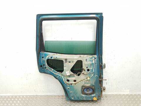 Foto 2ª: Puerta Trasera Izquierda Nissan Terrano AVENTURA (1997)