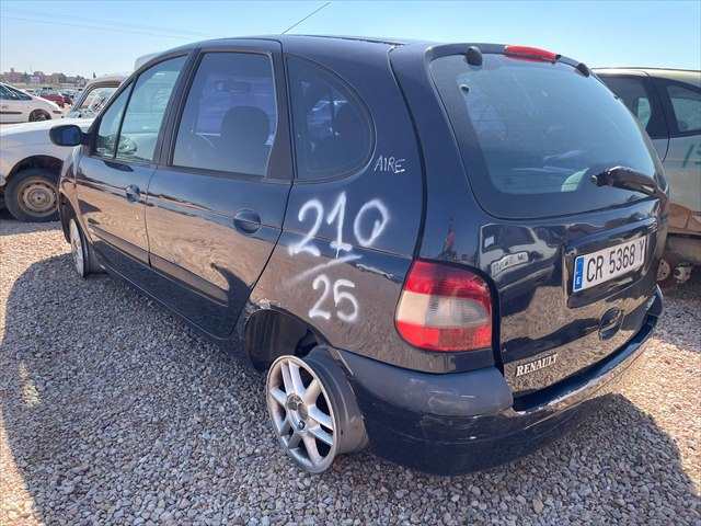 Foto 3ª: Paragolpes Trasero Renault Scenic 1.9 D 98cv [F9QA7] (1999)