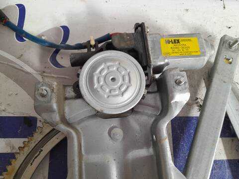 Foto 2ª: Elevalunas Eléctrico Delantero Derecho Kia Sorento 2.5 CRDI 170CV 125KW [D/ D4CB] (2008)
