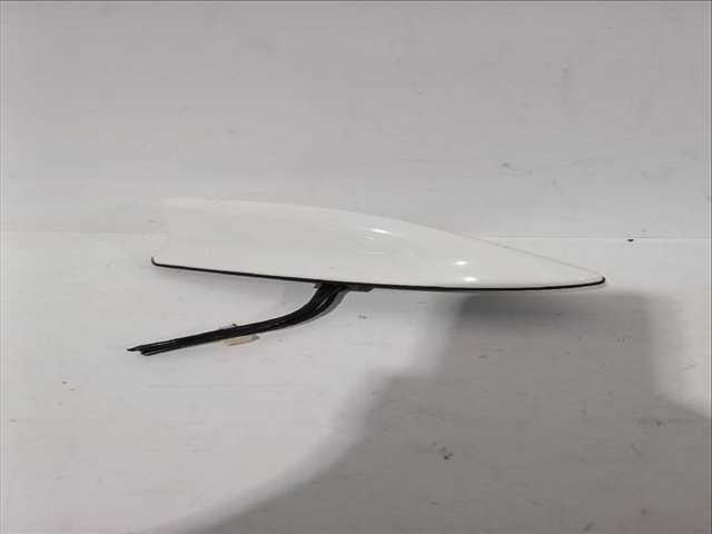 Foto 2ª: Antena Toyota Corolla 1.8 VVTI HYBRID ZWE219) HATCHBACK 140CV [2ZR-FXE] (2018)