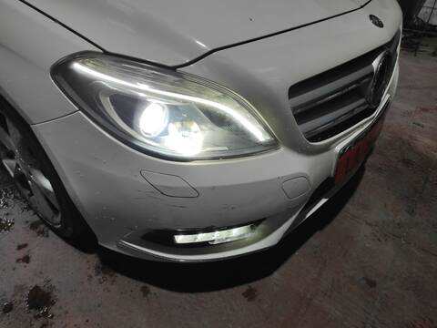 Foto 3ª: Paragolpes Delantero Mercedes Clase B 150 270910 (2012)