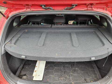 Foto 3ª: Bandeja Trasera Hyundai i30 KLASS LR 119CV 88KW [G3LF] (2021)
