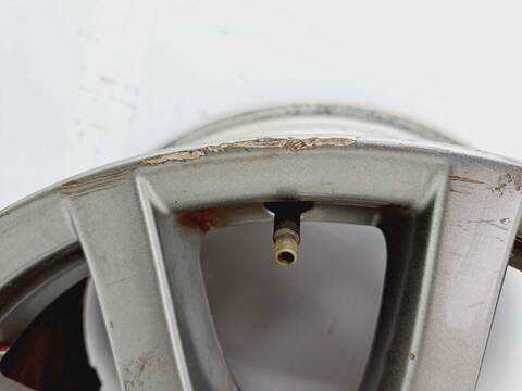 Foto 2ª: LLanta Chapa Toyota Avensis 2.0 D4-D EXECUTIVE SEDAN 4-PTAS) BERLINA 116CV 85KW [1CDFTV] (2005)