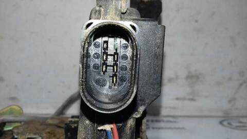 Foto 3ª: Cerradura Puerta Trasera Derecha Audi A6 2.5 V6 24V TDI AVANT 180CV 132KW [AKE] (2002)