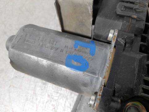 Foto 4ª: Elevalunas Manual Trasero Derecho Ford Mondeo BERLINA 110CV 81KW [FMBA] (2006)