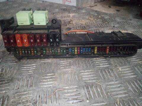 Foto 3ª: Caja Reles Fusibles Bmw Serie 5 518 530I BERLINA 231CV 170KW [306S3] (2003)