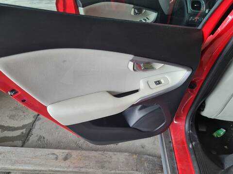 Foto 4ª: Asientos Traseros Volvo V40 MOMENTUM 114CV 84KW [D4162T] (2015)