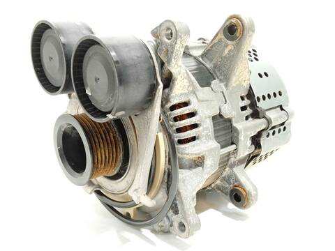 Foto 1ª: Alternador Mercedes Clase E 180 E 200 213.080) 197CV 145KW [264920] (2020)