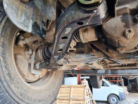 Brazo Suspension Delantero Derecho Santana 300 87CV