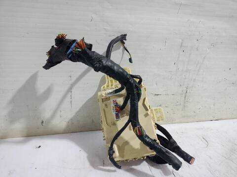 Foto 3ª: Caja Reles Fusibles Hyundai ix35 2.0 CRDI 4WD 136CV [D4HA] (2009)