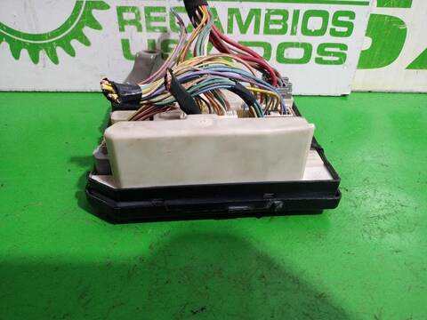 Foto 3ª: Caja Reles Fusibles Renault Scenic GRAND EMOTION 112CV [K4M812] (2003)