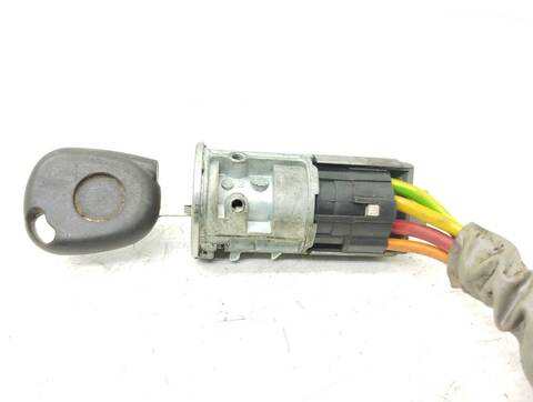 Foto 4ª: Motor de Arranque Renault Kangoo AUTHENTIQUE 64CV 47KW [F8Q P6] (2001)