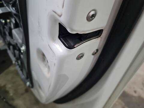 Cerradura Puerta Delantera Derecha Kia Carens BASIC 135CV 99KW