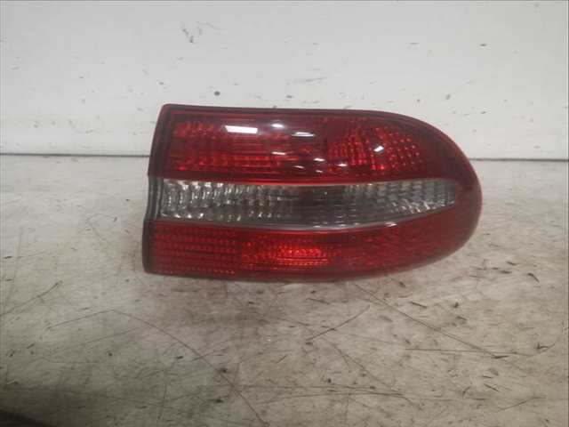 Foto 3ª: Piloto Trasero Derecho Volvo V40 B4164S2 FAMILIAR (2001)