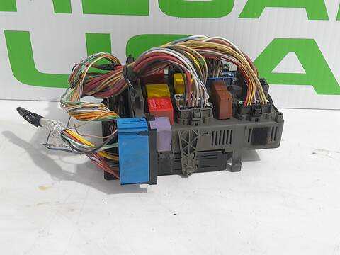 Foto 2ª: Caja Reles Fusibles Renault Laguna 1.6 107CV 79KW [K4M714] (2003)