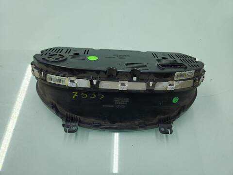 Foto 4ª: Cuadro de Instrumentos Hyundai i20 ESSENCE 75CV 55KW [D3FA] (2015)