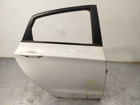 Foto 3ª: Puerta Trasera Derecha Hyundai i30 1.4 CRDI 90CV 66KW [D4FC] (2015)