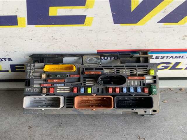 Caja Reles Fusibles Peugeot 5008 1.6 16V HDI110CV