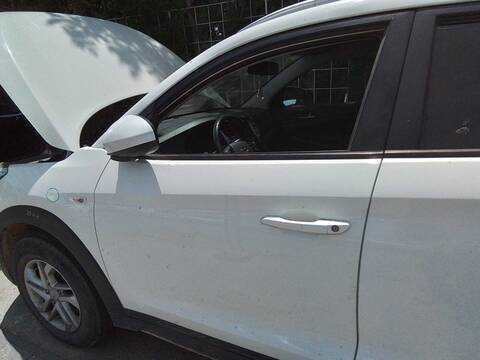 Foto 4ª: Puerta Delantera Izquierda Hyundai Tucson CLASSIC BLUE 116CV 85KW [D4FD] (2018)
