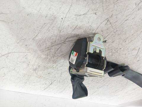 Foto 3ª: Cinturón Trasero Central Dacia Sandero 1.5 DCI 90CV 66KW [K9K 612,K9K 626] (2013)