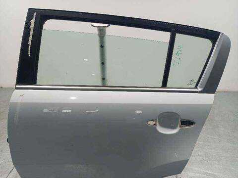 Foto 2ª: Puerta Trasera Izquierda Kia Sportage CONCEPT 4X2 135CV 99KW [G4FD] (2014)
