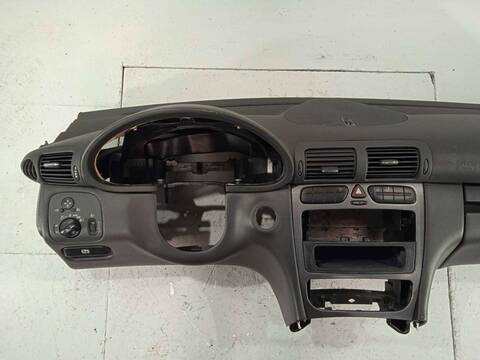 Foto 2ª: Salpicadero Mercedes Clase C 160 1.8 CAT BERLINA 163CV 120KW (2002)