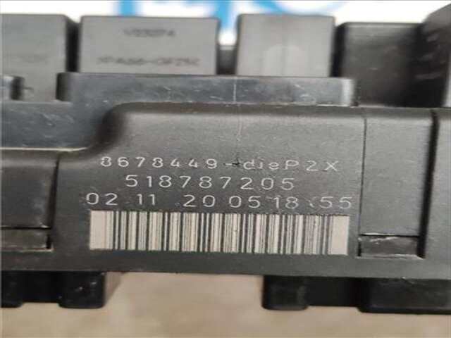 Foto 2ª: Caja Reles Fusibles Volvo S60 2.4 D5 [D 5244 T]