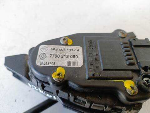 Foto 2ª: Pedal Acelerador Nissan Primastar CAJA CERRADA BATALLA CORTA 2 9T 101CV (2001)