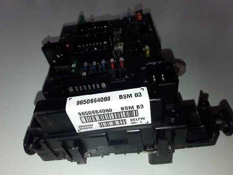 Foto 2ª: Caja Reles Fusibles Peugeot 406 SRDT 2.0 HDI 109CV (2000)