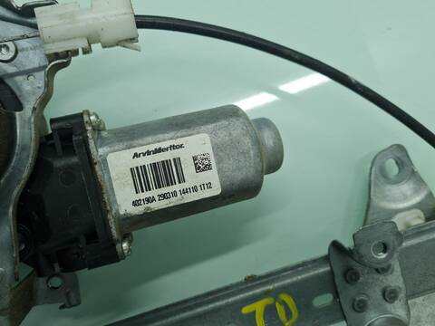 Foto 2ª: Elevalunas Manual Trasero Derecho Nissan Qashqai ACENTA 150CV 110KW [M9R] (2010)