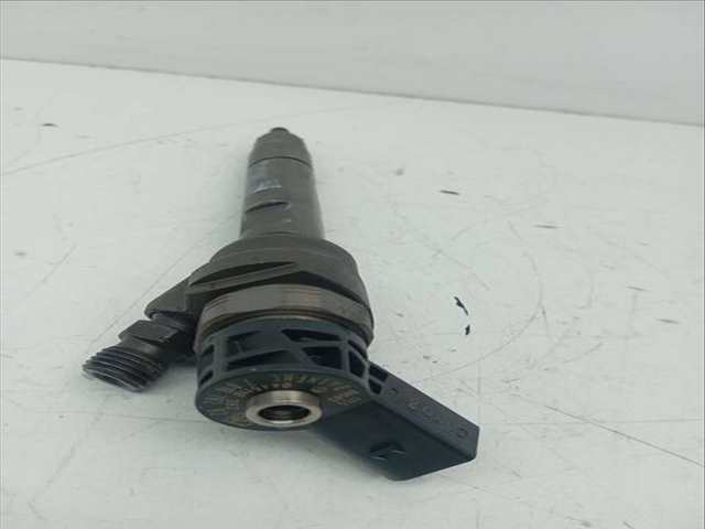 Foto 2ª: Inyectores Bmw Serie 5 518 520 D 184CV 135KW [N47D20C] (2010)