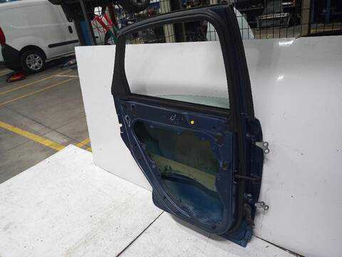 Foto 3ª: Puerta Trasera Izquierda Ford Focus TREND 101CV [HWDA] (2004)