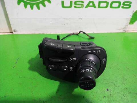 Foto 3ª: Mando Multifuncion Renault Scenic 1.6 16V 113CV 83KW [K4M761] (2003)