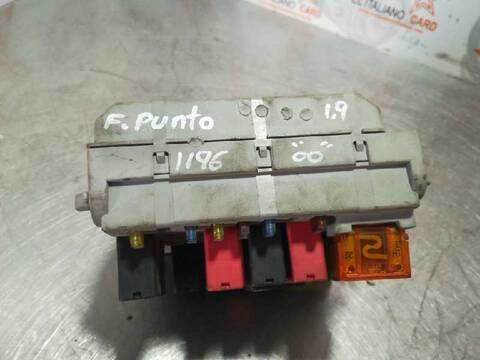 Foto 4ª: Caja Reles Fusibles Fiat Punto 1.9 D I) BERLINA 60CV 44KW (2002)