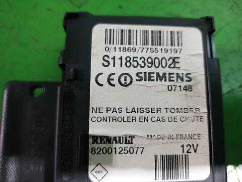 Foto 2ª: Motor de Arranque Renault Megane CONFORT AUTHENTIQUE COUPE 112CV 82KW II COUPE/CABRIO [K4M] (2007)
