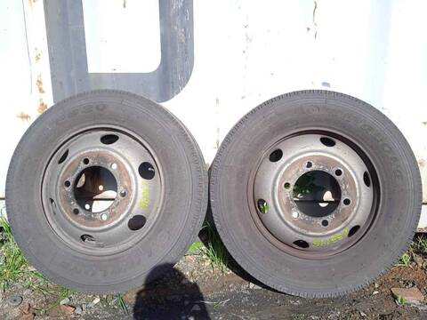 Neumatico Nissan Camion 4.0 D L-80
