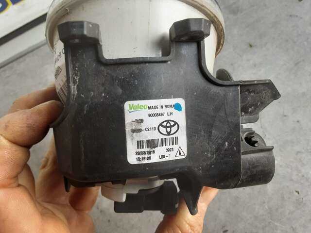 Foto 2ª: Faro Antiniebla Delantero Izquierdo Toyota Yaris 1.5 HIBRID 73-75CV/54-55KW 0CV [1NZ] (2018)