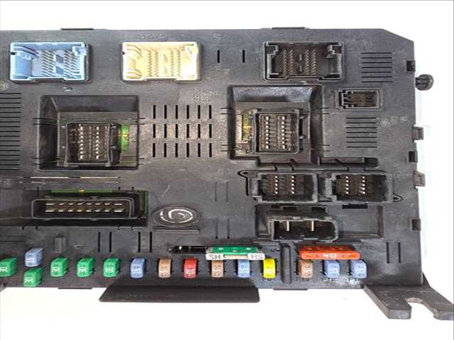 Foto 2ª: Caja Reles Fusibles Citroen C5 4HXDW12TED4FAP BERLINA AUT. (2005)