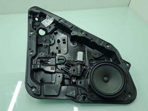 Foto 1ª: Elevalunas Manual Trasero Derecho Mercedes Clase G 230 GLA 200 CDI 156.908) 136CV 100KW [651930] (2016)