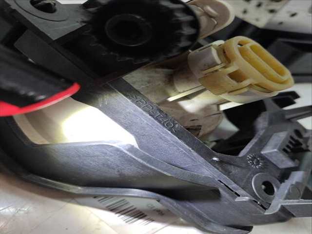 Foto 2ª: Faro Antiniebla Delantero Izquierdo Peugeot 208 68 CV 50KW [ZM01 ZMZ]