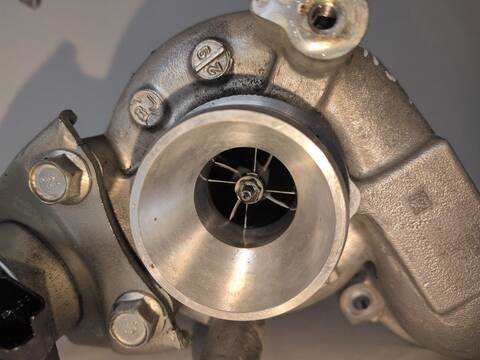 Foto 2ª: Turbocompresor Peugeot 208 ACTIVE 1.6 16V HDI FAP 92CV (2013)