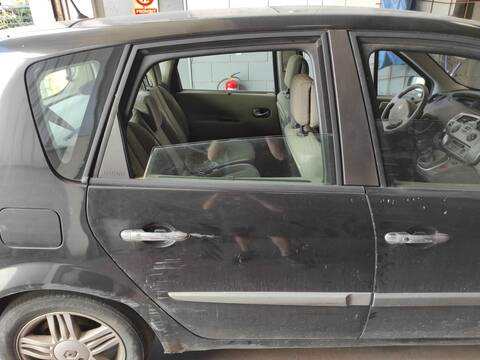 Puerta Trasera Derecha Renault Scenic F9Q812 JM)
