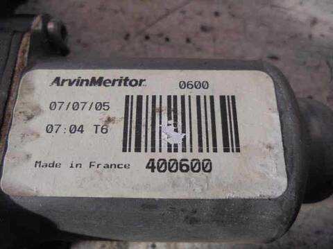 Foto 3ª: Elevalunas Manual Trasero Derecho Nissan Primera 1.9 16V TD CAT BERLINA 120CV 88KW [F9Q] (2005)