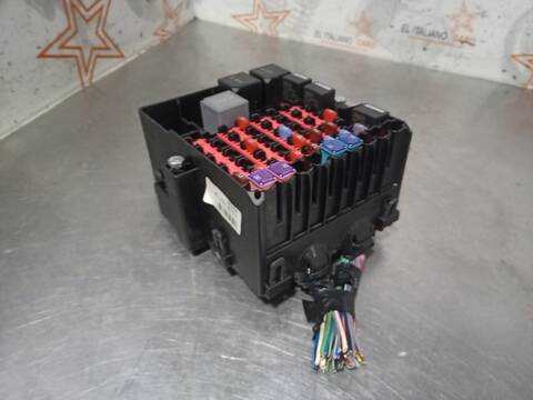Foto 2ª: Caja Reles Fusibles Ford Transit AMBIENTE 75CV 55KW [UGCB] (2015)