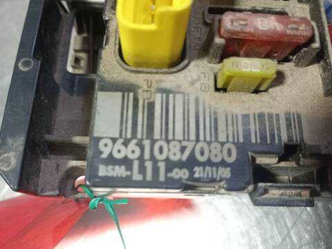 Foto 4ª: Caja Reles Fusibles Peugeot 307 SW XSI 109CV 80KW [9HZ] (2006)