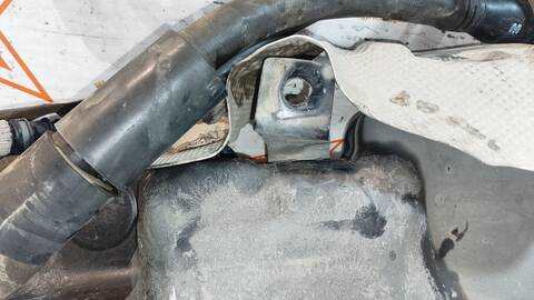 Foto 3ª: Deposito AdBlue Nissan NV400 L2H2 3.5T DOKA COMFORT [M9T704] (2016)