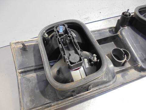 Foto 3ª: Piloto Trasero Central Renault Laguna 2.2 DIESEL 83CV 61KW [G8T] (1995)