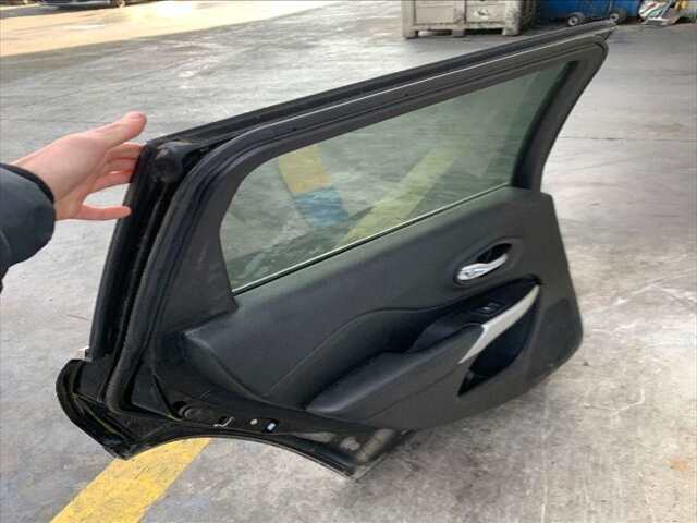 Foto 2ª: Puerta Trasera Izquierda Jeep Cherokee 2.2 CRDI200CV [LAU61 (EBV)] (2018)