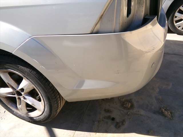 Foto 3ª: Paragolpes Trasero Ford Focus 1.6 TDCI SEDAN, 2008-2011 [G8DB] (2010)