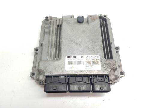 Foto 1ª: Centralita Motor ECU Renault Trafic 6 - PLAZAS ACRISTALADO PARCIAL 29T COMBI CORTO (2006)